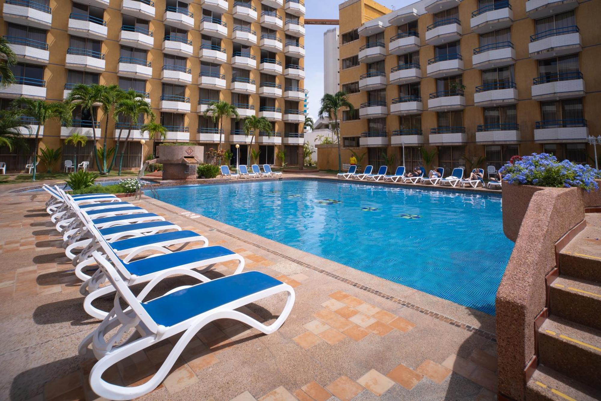 Hotel Margarita Dynasty Порламар Екстериор снимка